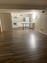 Building Photo - 10 Greenfield Rd