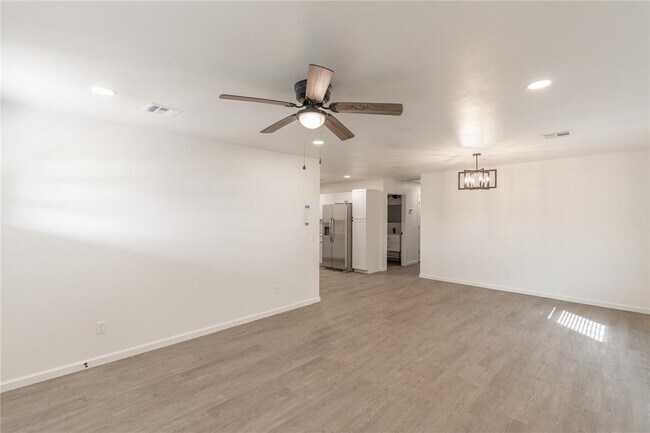 Foto del edificio - 568 Parkhill Cir
