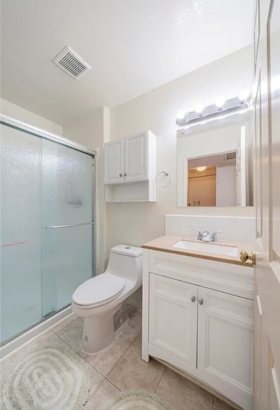Foto del edificio - 1743 W 149th St