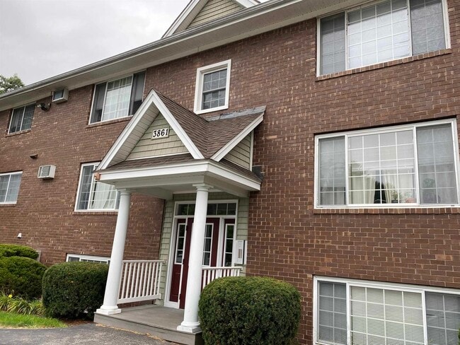 Foto del edificio - 3861 Brown Ave