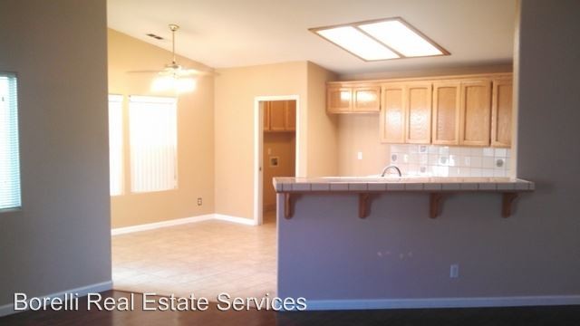 Building Photo - 903 Friguglietti Ave