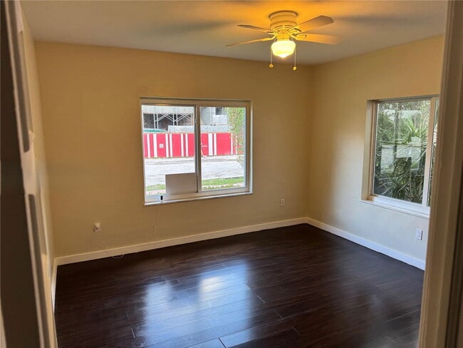Building Photo - 1339 Flamingo Way