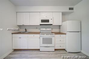 Foto del edificio - 111 NW 152nd St