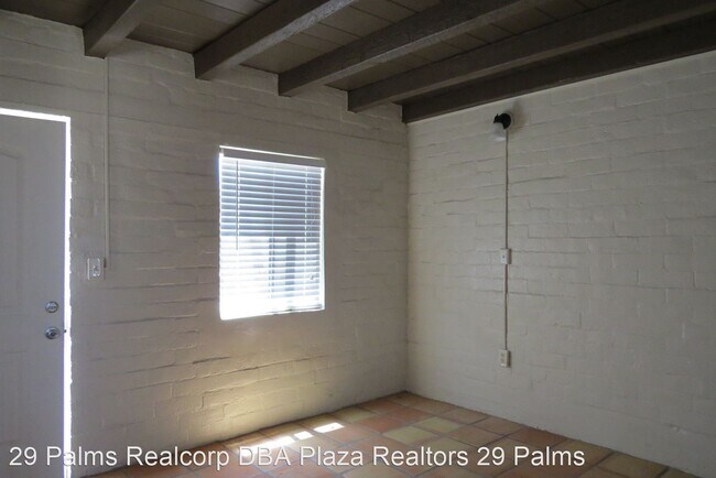 Building Photo - 73151 Adobe Cir