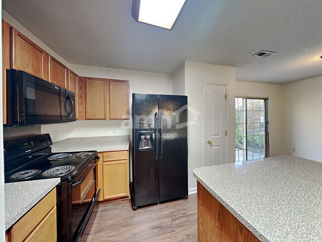 Foto del edificio - 7739 Sullivans Trace Dr