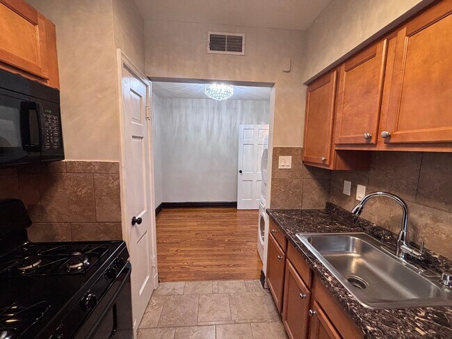 Foto del edificio - One-Bedroom Apartment in Dogtown*In-Unit W...