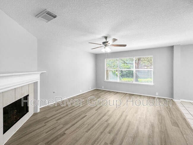 Foto del edificio - 19227 Indian Stone Ln