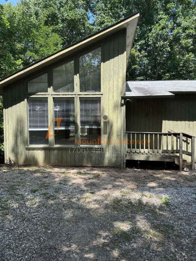 Building Photo - 82 Primrose Dr