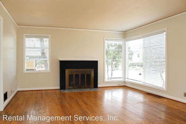 Foto del edificio - 3 br, 1 bath House - 3329 NE Webster St