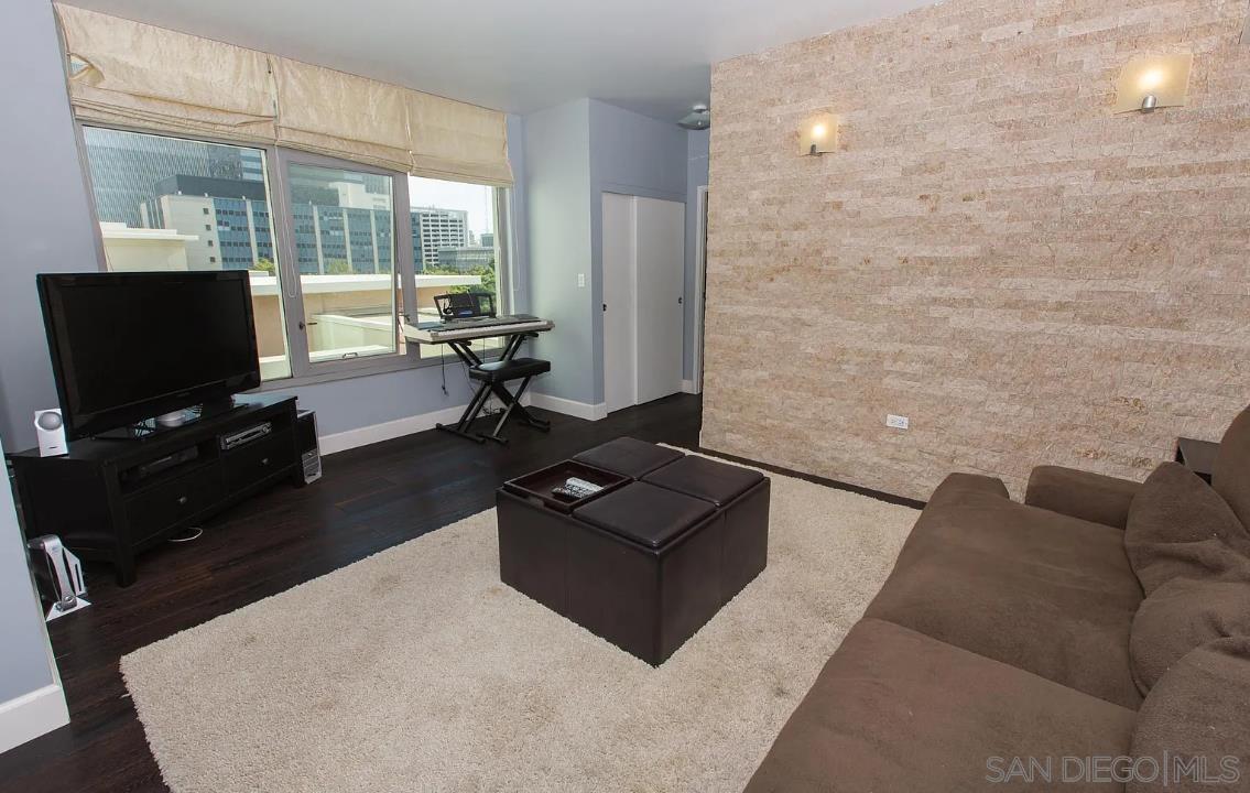 Foto principal - 425 W Beech St