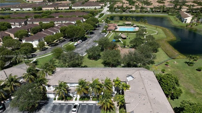 Building Photo - 2229 SE 25th Ave