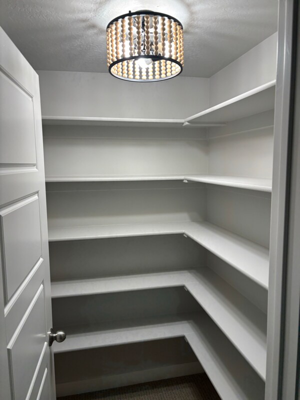 Building Photo - 2521 N Drexler Dr