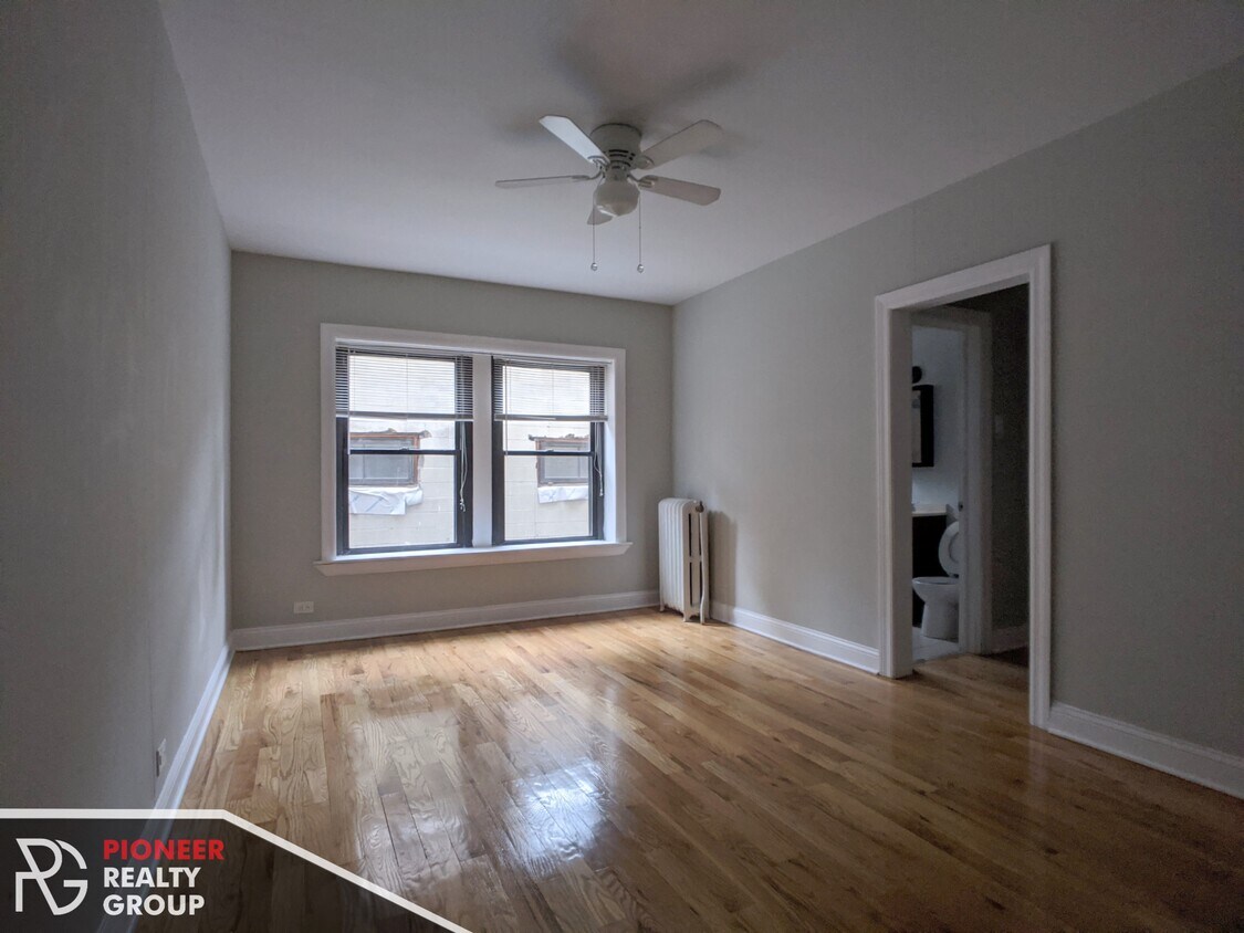 Foto principal - 1160 N Dearborn St