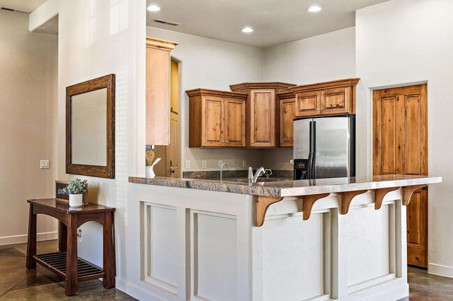 Building Photo - 3 bed 2 bath home!