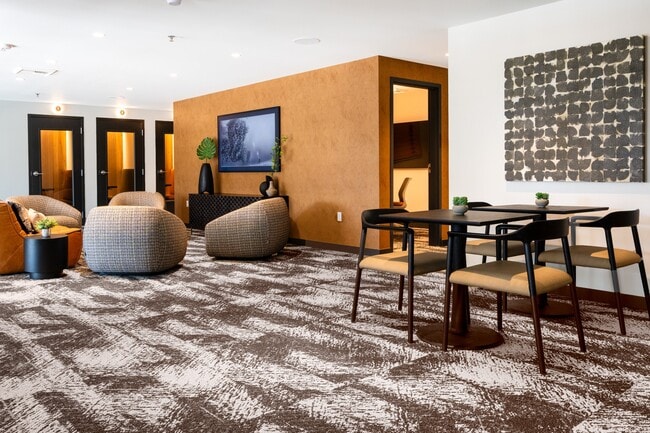 Building Photo - Eastline Grand