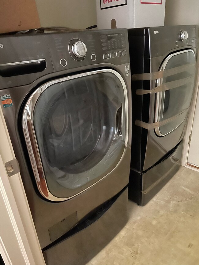 Foto del edificio - 23950 Noble Dr