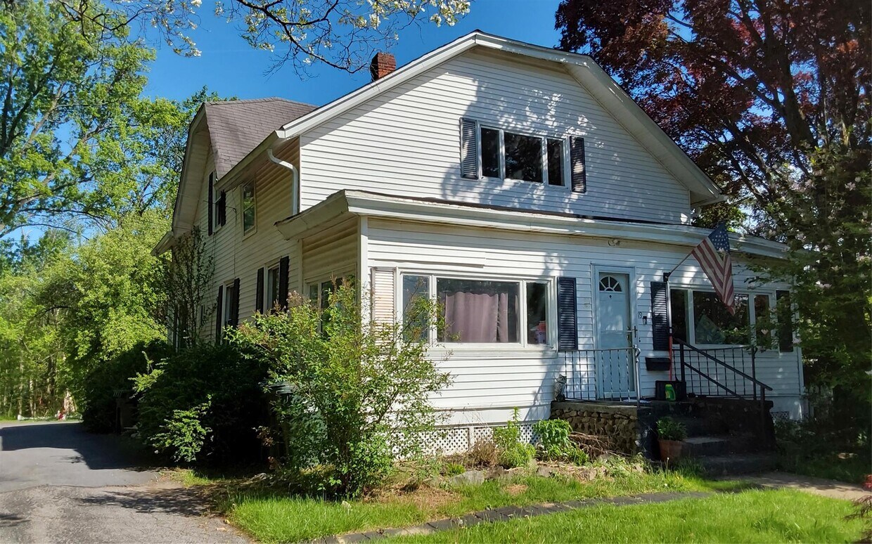 Primary Photo - 19 North St