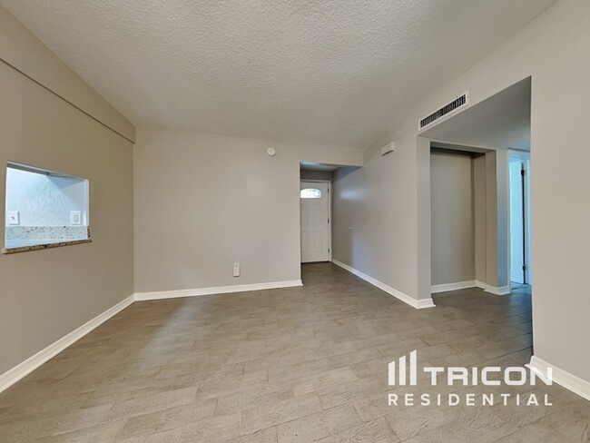 Building Photo - 7502 Pheasant Run Drive Jacksonville FL