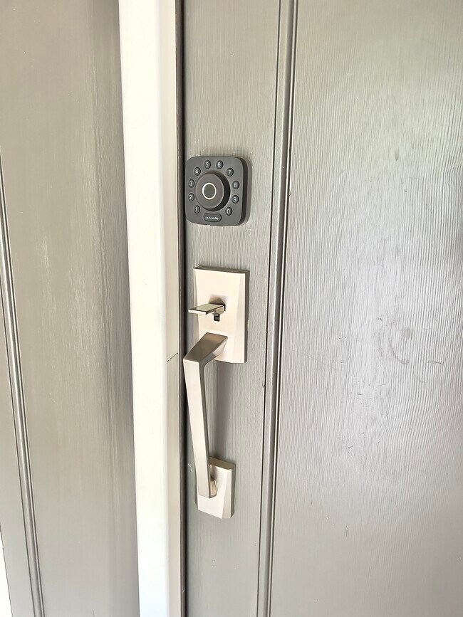 Smart Lock - 109 Canonbury Dr