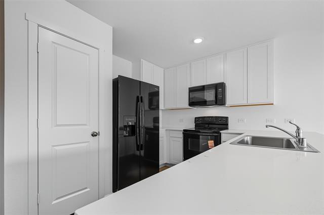 Building Photo - 421 Finch Cir