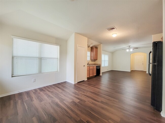 Building Photo - 828 Katydid Ct