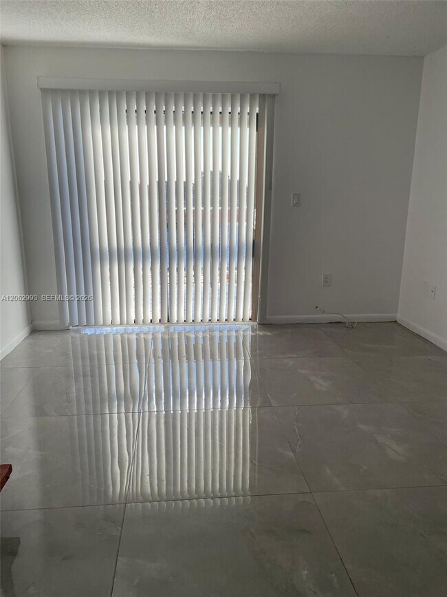 Foto del edificio - 5530 W 26th Ct