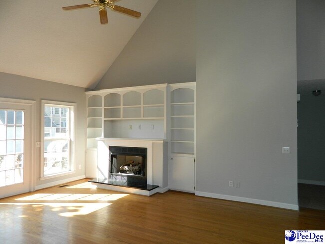 Building Photo - 1002 Birch Cir