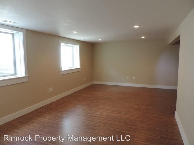 Building Photo - 3 br, 2 bath House - 907 Mossman Drive