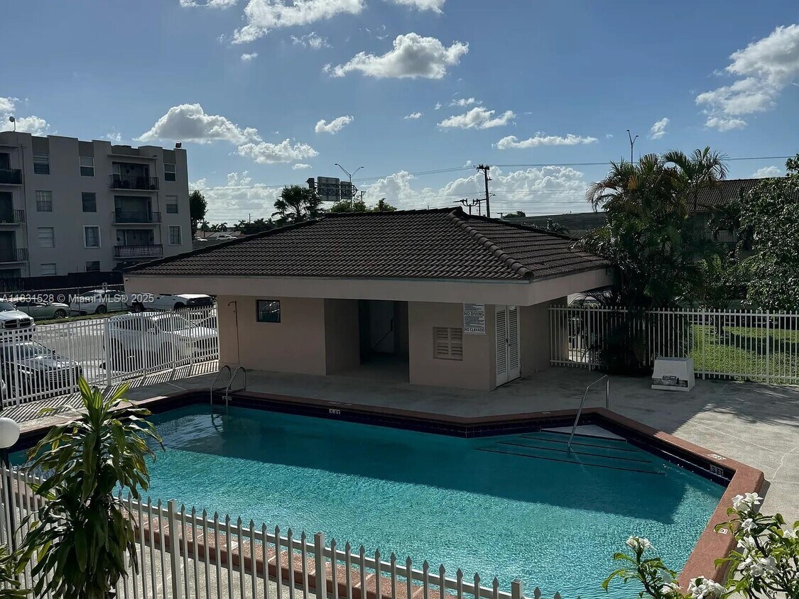 Primary Photo - 5851 W 20th Ave