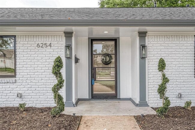 Building Photo - 6254 Locke Ln