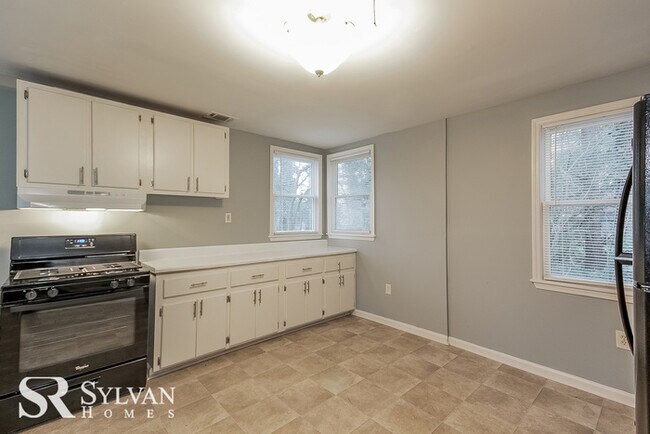 Foto del edificio - Cute 3 BR 1.5 BA Ranch Style Home