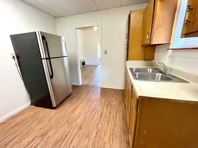 Building Photo - 116 4th Ave NW