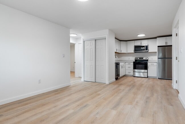 Building Photo - 303 Broadway