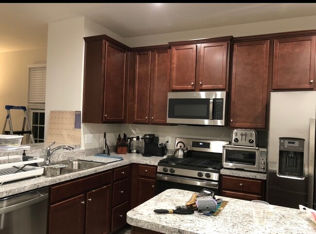 Building Photo - 2081 Elm Tree Ct