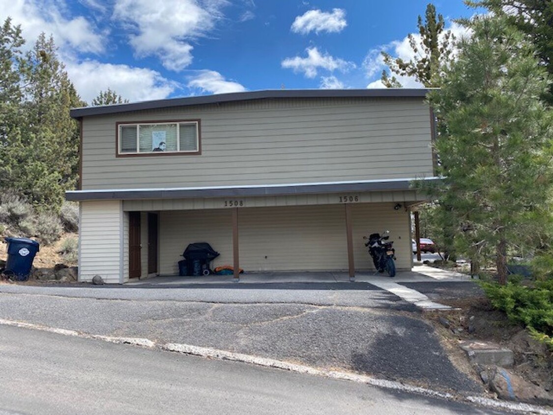 Primary Photo - West Side Location