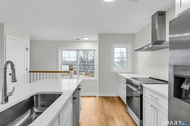 Building Photo - 31 Drive Way