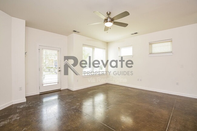 Building Photo - 1203 Bainbridge St
