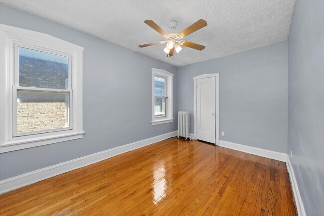 Building Photo - 6431 S Artesian Ave