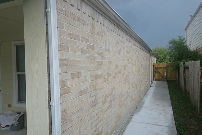 Building Photo - 9119 Clearwood Landing Blvd