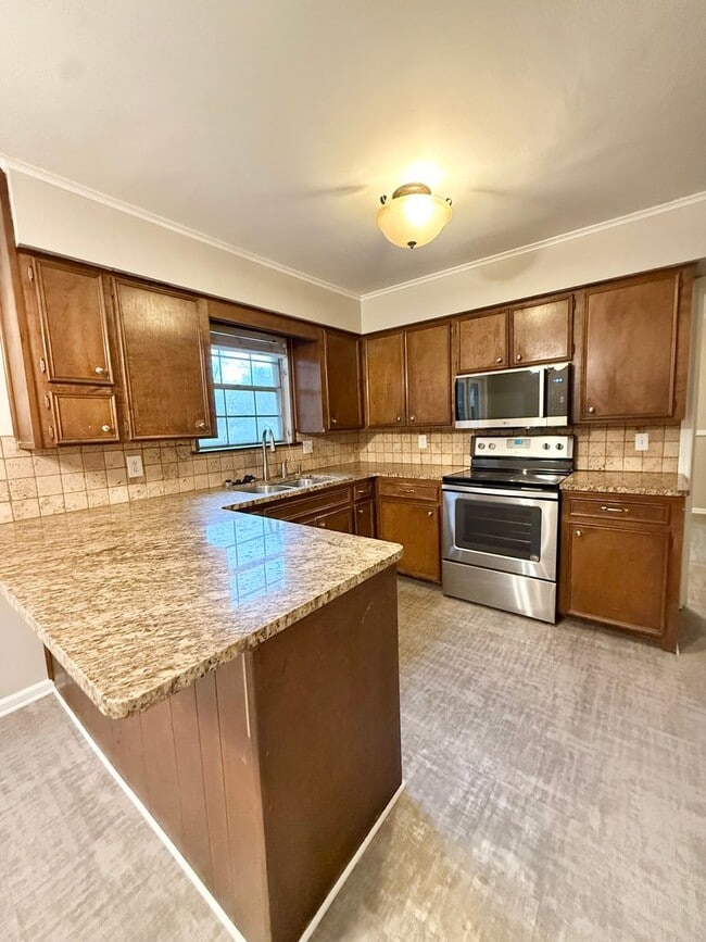 Foto del edificio - 2112 Clapboard Hill Rd