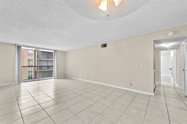 Building Photo - 7173 Orange Dr