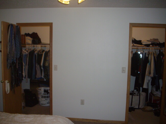 2 walk in closets - 3563 E Meadows Pl