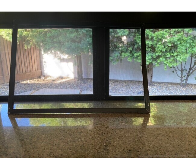 Building Photo - 1014 Kiser Dr