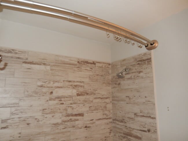 Building Photo - 6120-24 Vermont Ave