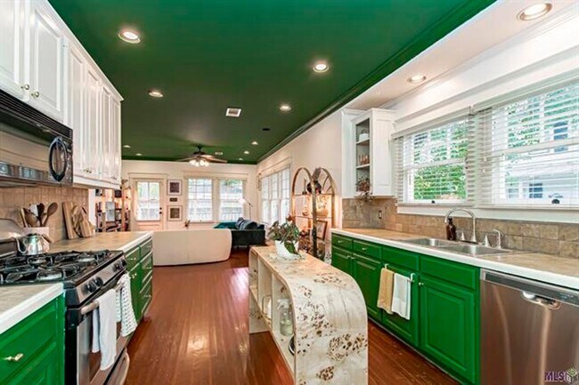 Foto del edificio - 3 Bedroom House in Capital Heights