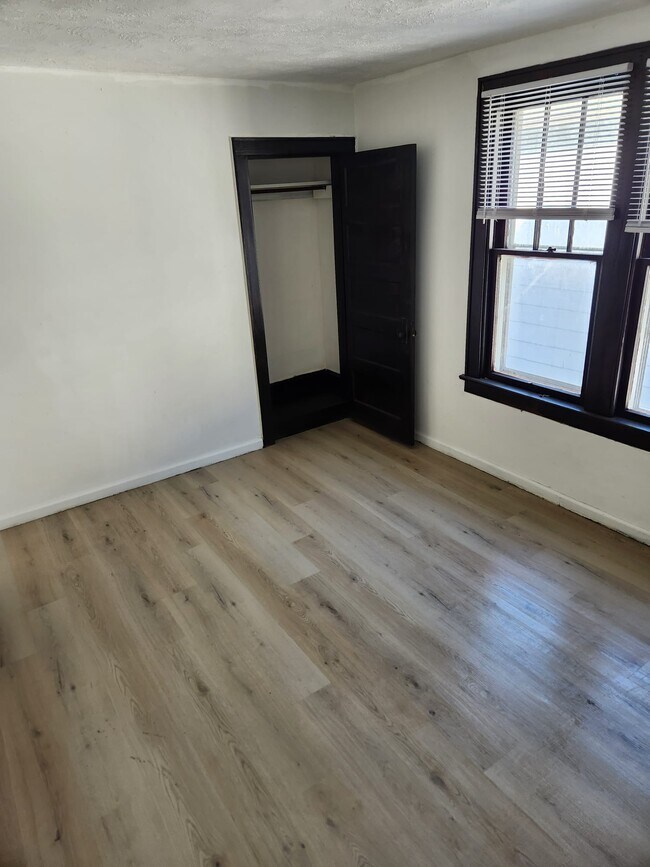 Foto del edificio - 265 Belvidere Ave