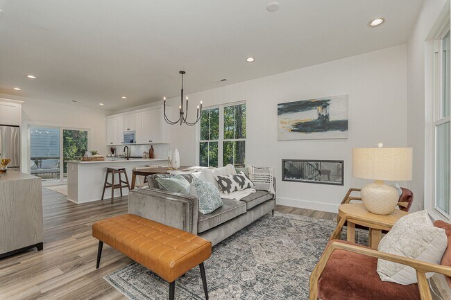 Foto del edificio - Gorgeous New Construction near Downtown Du...