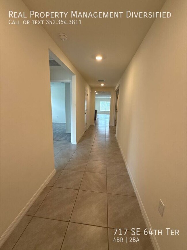 Foto del edificio - 717 SE 64th Terrace
