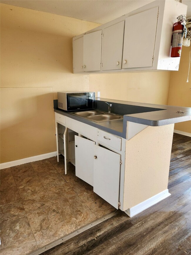 Foto del edificio - 6518 Sloan St