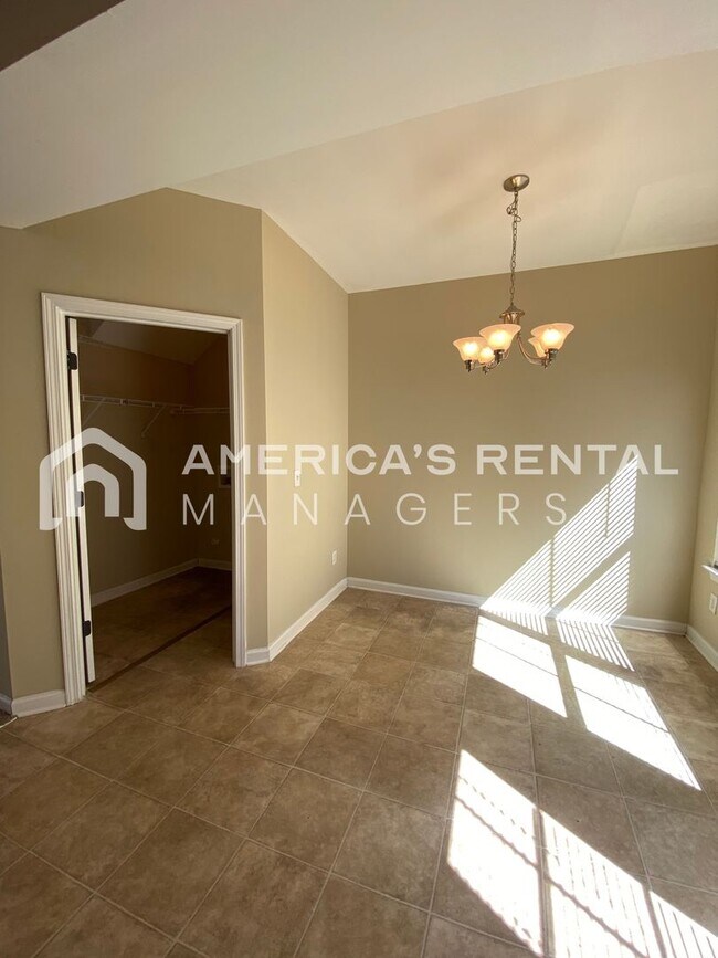 Foto del edificio - Townhome Available in Calera!! Available t...